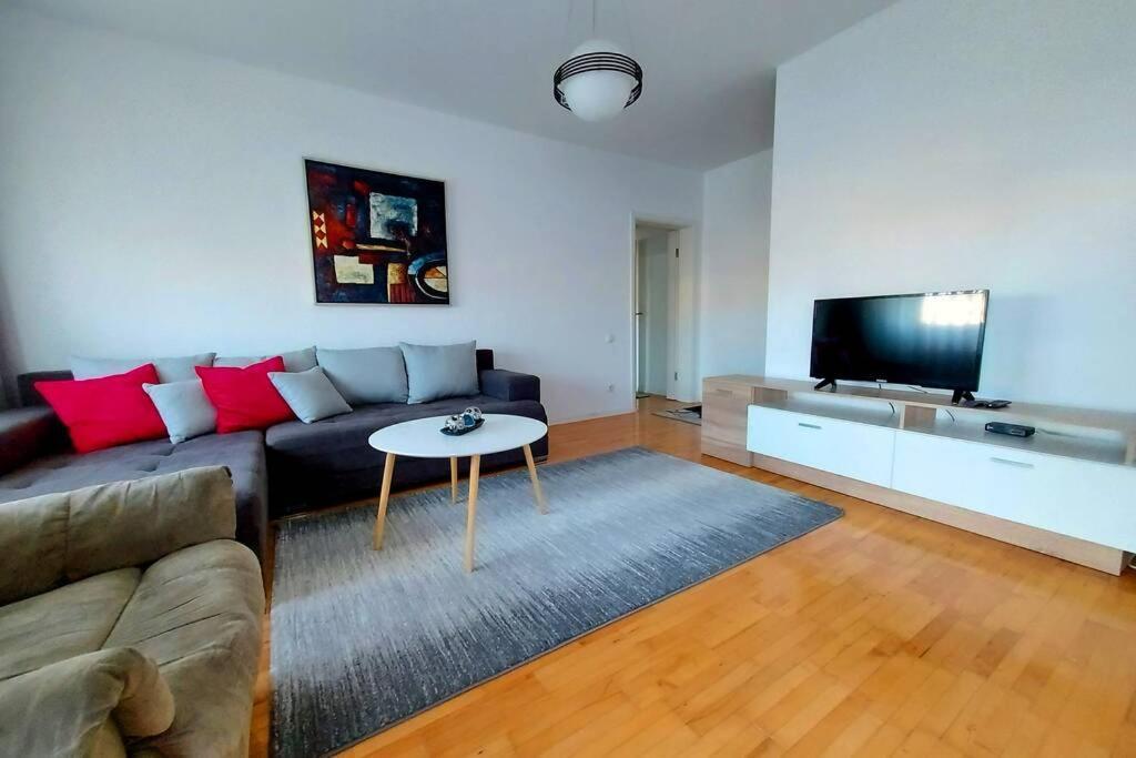 Apartment 13C Pristina Exterior photo
